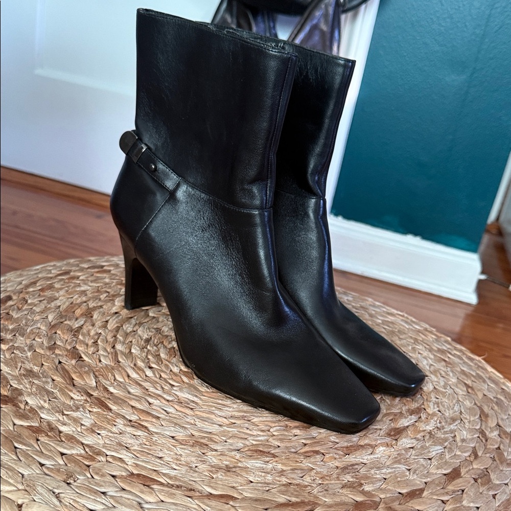 Bandolino Sleek Black Heeled Boots